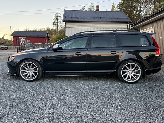 Volvo V70 3 of 22