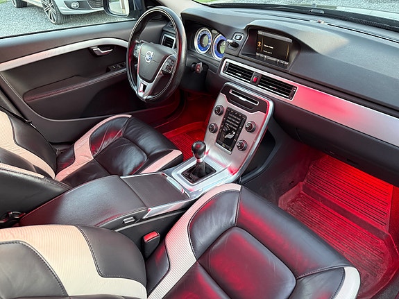 Volvo V70 14 of 22
