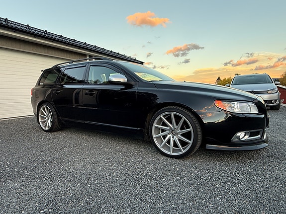 Volvo V70 7 of 22