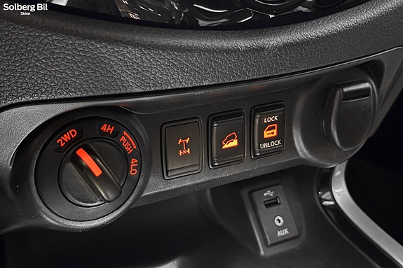 Nissan Navara 26 of 30