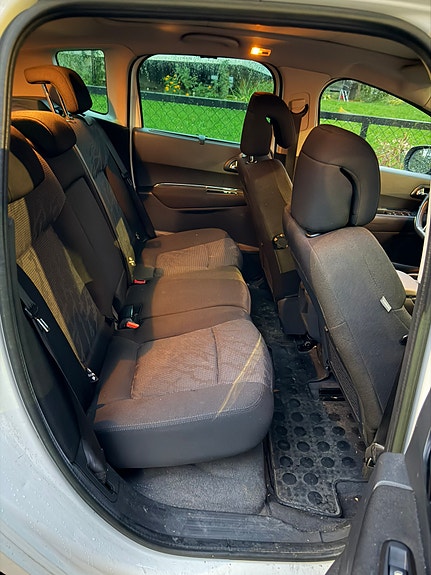 Peugeot 3008 8 of 16