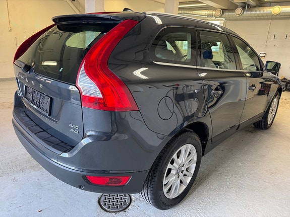 Volvo XC60 5 of 30