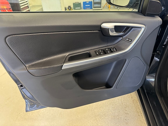 Volvo XC60 21 of 30