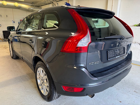 Volvo XC60 4 of 30