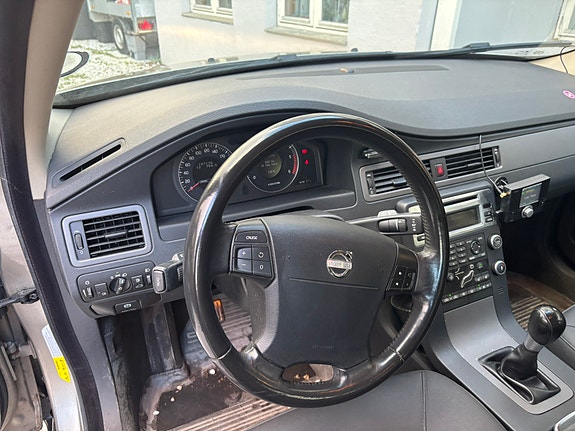 Volvo V70 5 of 6