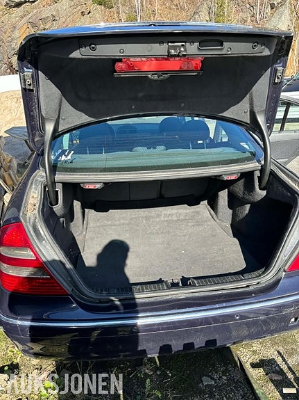 Mercedes-Benz E-Klasse 12 of 13