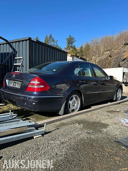 Mercedes-Benz E-Klasse 3 of 13