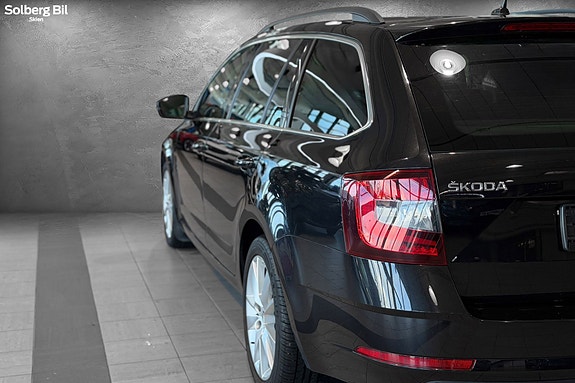 Skoda Octavia 12 of 30