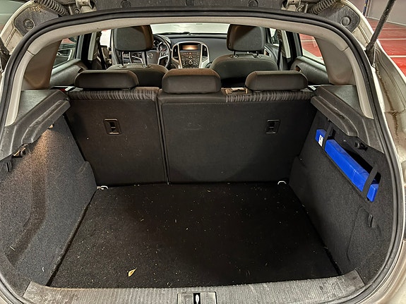 Opel Astra 13 of 16