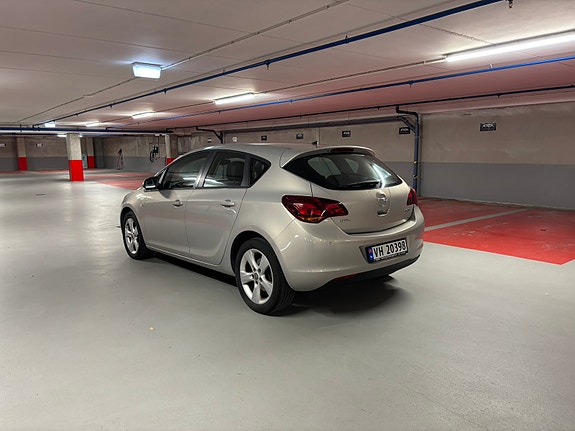 Opel Astra 4 of 16