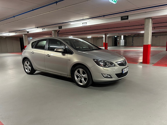 Opel Astra 8 of 16
