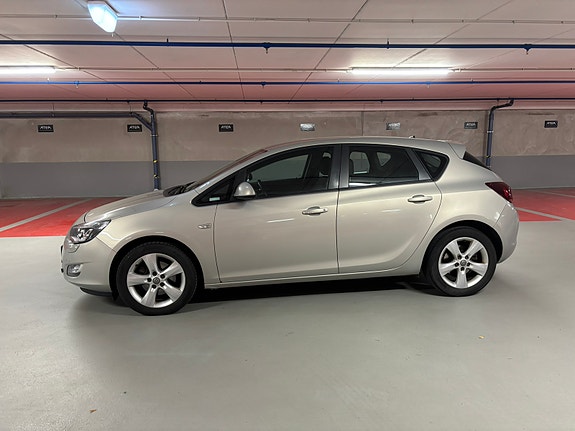 Opel Astra 3 of 16