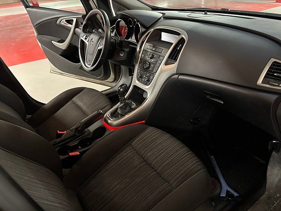 Opel Astra 15 of 16