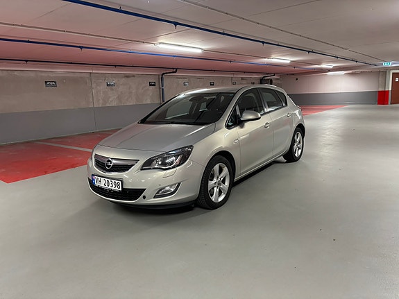 Opel Astra 2 of 16
