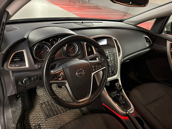 Opel Astra 12 of 16