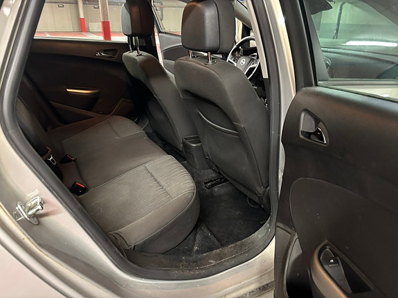 Opel Astra 14 of 16
