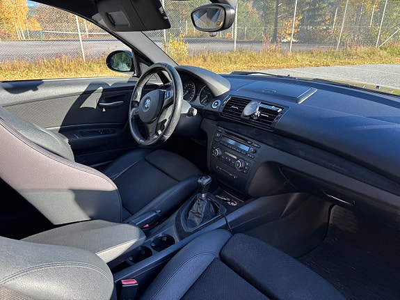 BMW 118i 8 of 10