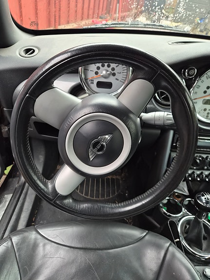 MINI Cooper 6 of 13