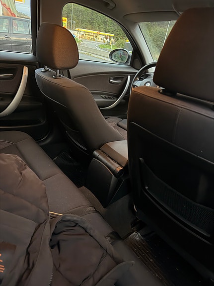 BMW 118d 9 of 11
