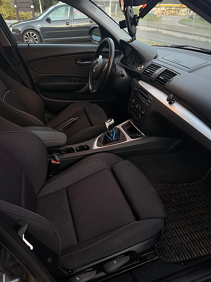 BMW 118d 8 of 11