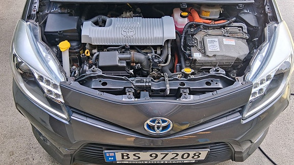 Toyota Yaris 6 of 14