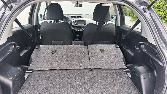 Toyota Yaris 11 of 14