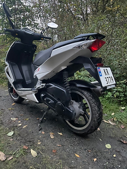 Peugeot Speedfight 3 12 of 13