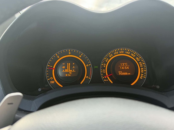 Toyota Auris 9 of 13