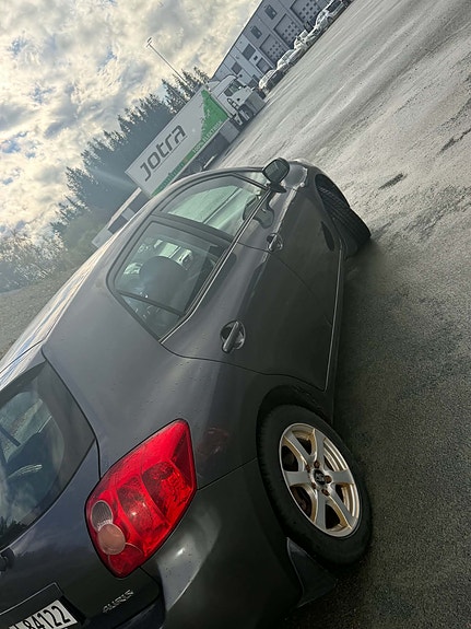 Toyota Auris 5 of 13