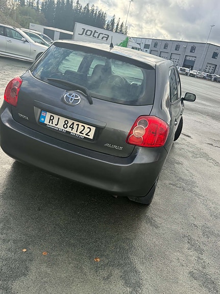 Toyota Auris 3 of 13