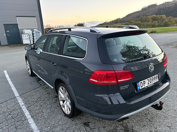 Volkswagen Passat 5 of 30