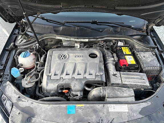 Volkswagen Passat 10 of 30
