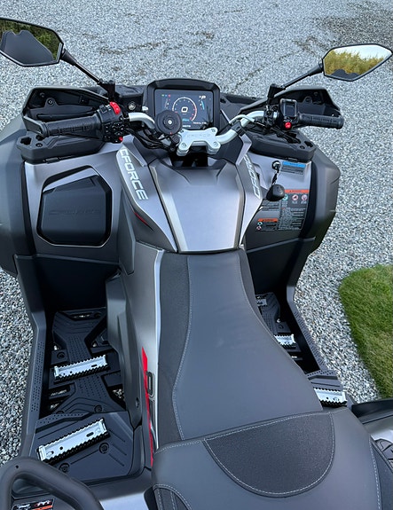 CFMOTO CForce 850 Touring ABS 8 of 14