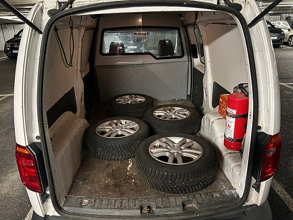 Volkswagen Caddy Maxi 24 of 24