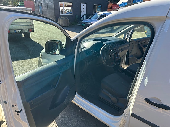 Volkswagen Caddy Maxi 17 of 24