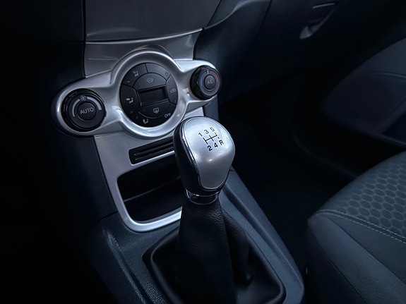 Ford Fiesta 14 of 24
