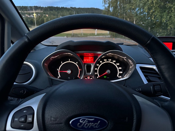 Ford Fiesta 12 of 24
