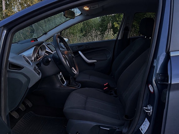 Ford Fiesta 10 of 24