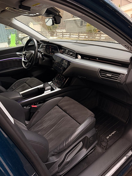 Audi e-tron 29 of 30