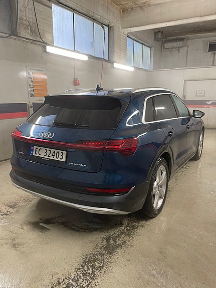 Audi e-tron 9 of 30