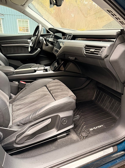 Audi e-tron 15 of 30