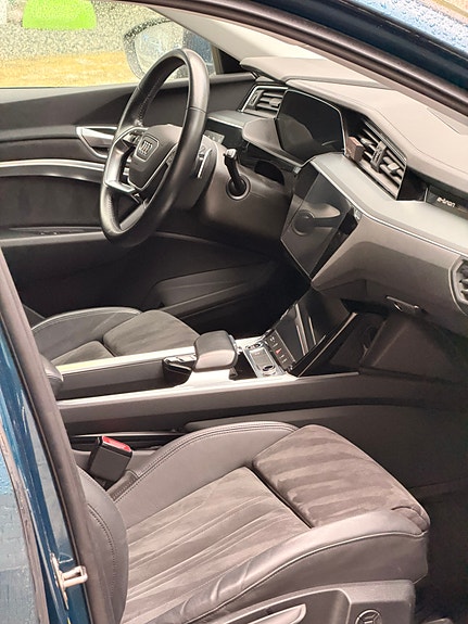 Audi e-tron 17 of 30