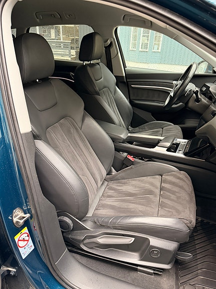 Audi e-tron 16 of 30