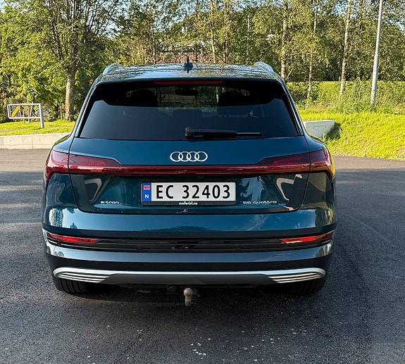 Audi e-tron 7 of 30