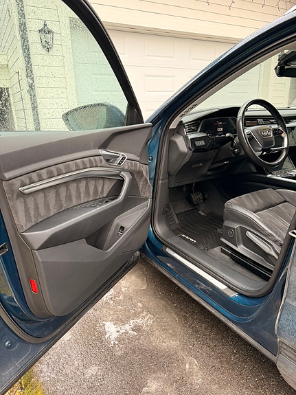 Audi e-tron 23 of 30