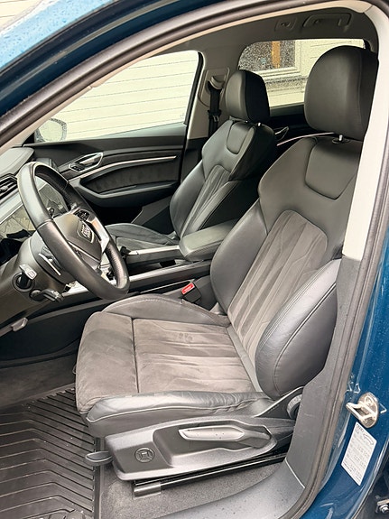 Audi e-tron 25 of 30
