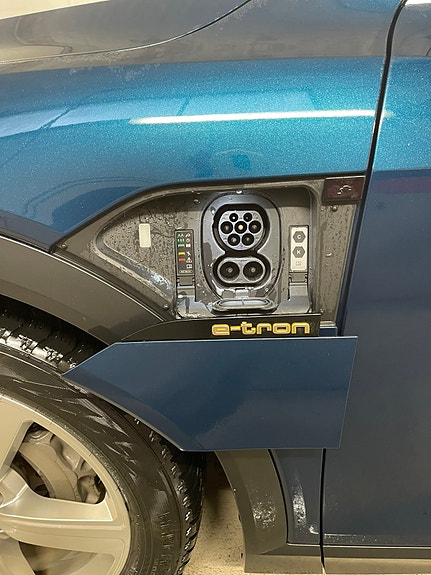 Audi e-tron 11 of 30