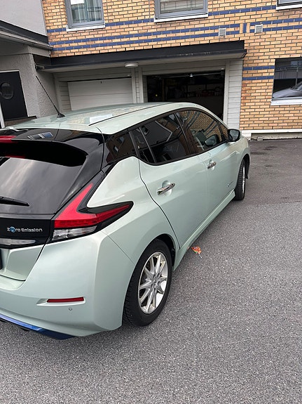 Nissan Leaf 2 of 5