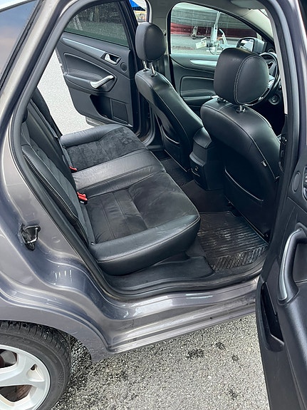 Ford Mondeo 11 of 12