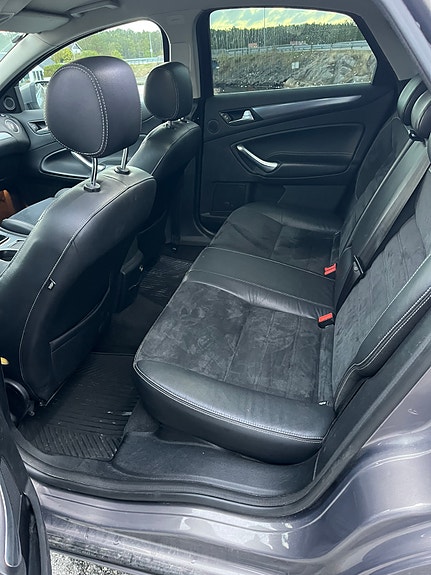 Ford Mondeo 10 of 12
